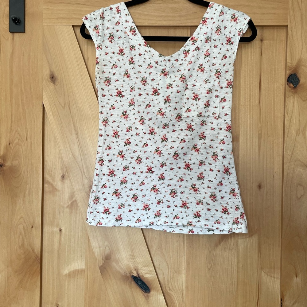 Mossimo Supply Co. White Floral Short Sleeve Top